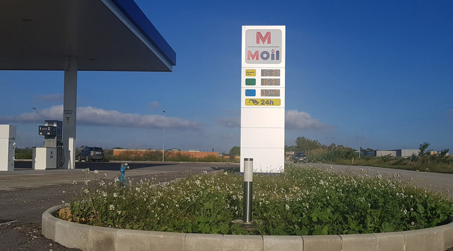totem carburanti